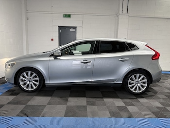 Used Volvo V40 2013 for sale - 79306922: Photo