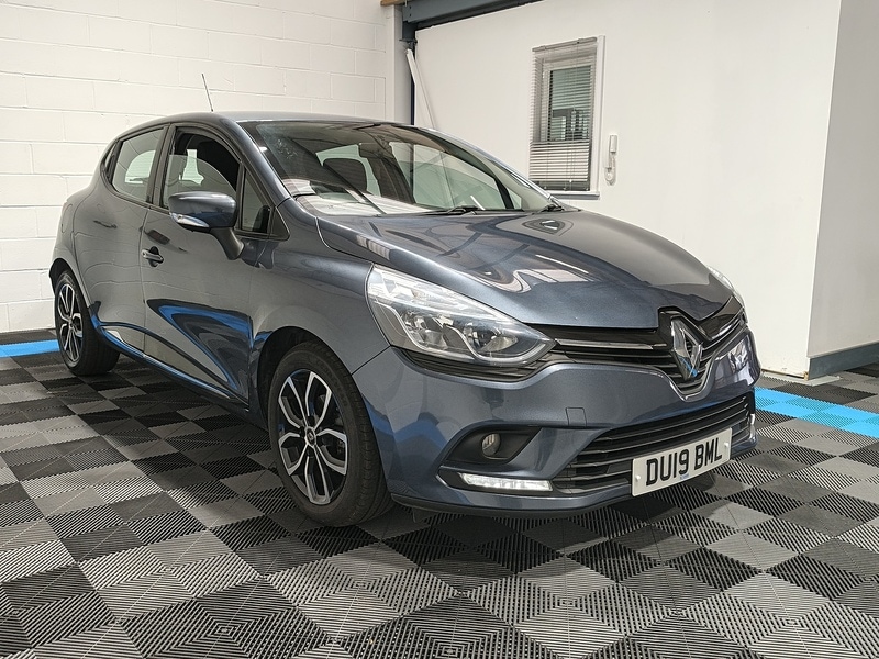 Used Renault Clio for sale - 76436137: Photo 1