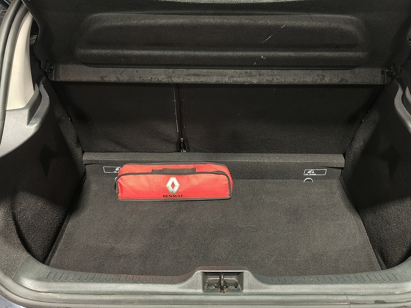 Used Renault Clio for sale - 76436137: Photo 15