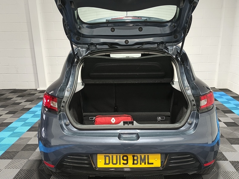 Used Renault Clio for sale - 76436137: Photo 16