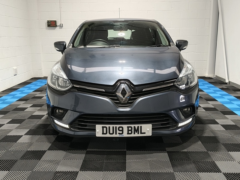 Used Renault Clio for sale - 76436137: Photo 2