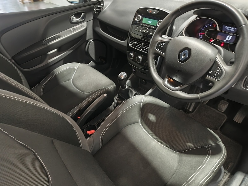 Used Renault Clio for sale - 76436137: Photo 26