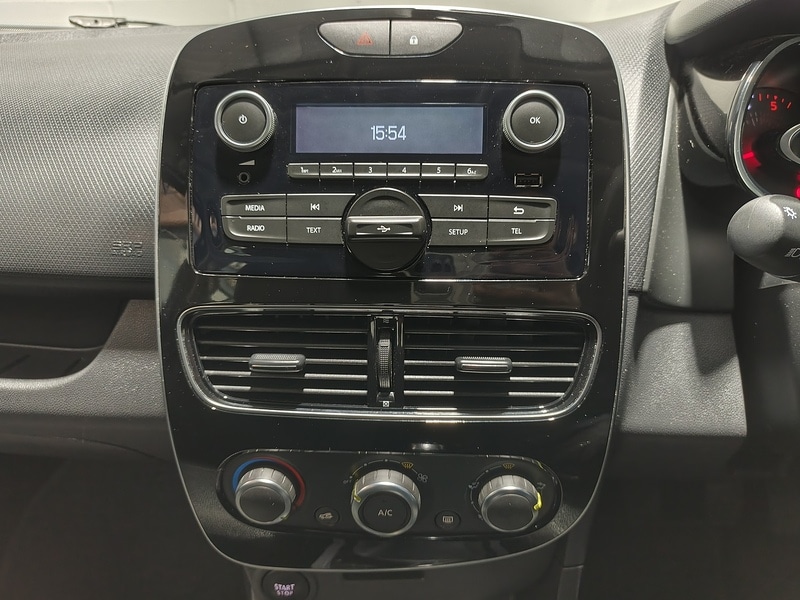 Used Renault Clio for sale - 76436137: Photo 31