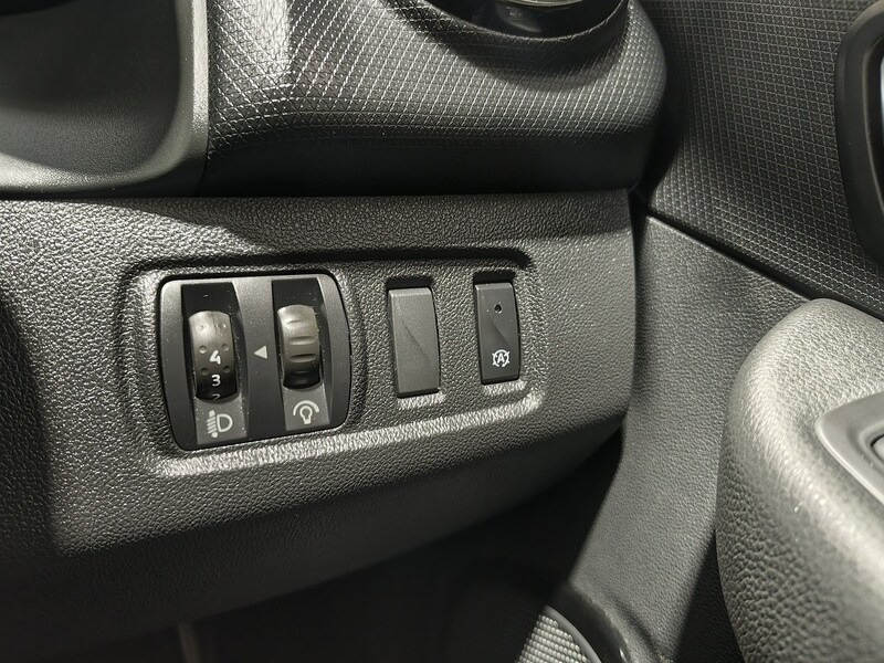 Used Renault Clio for sale - 76436137: Photo 36