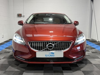 Used Volvo V40 2016 for sale - 79397721: Photo