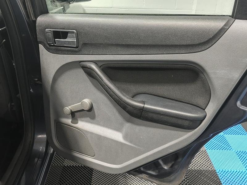 Used Ford Focus 2010 for sale - 76798876: Photo 13