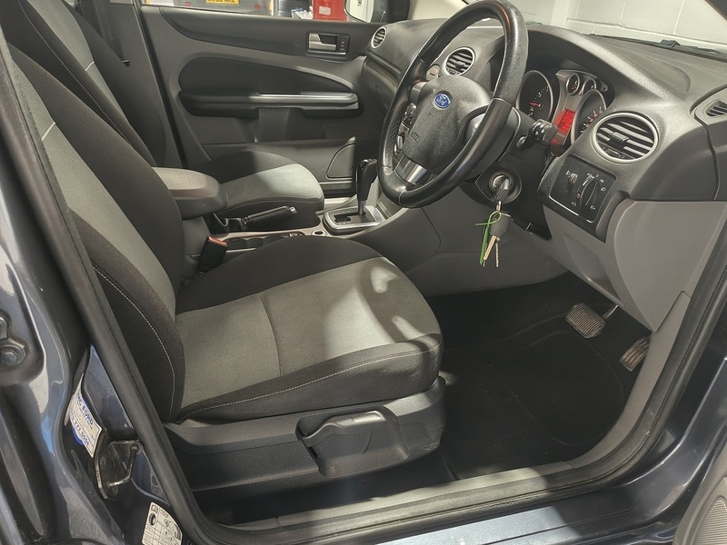 Used Ford Focus 2010 for sale - 76798876: Photo 19