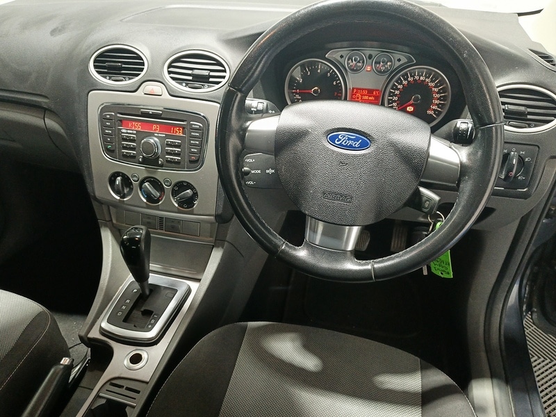 Used Ford Focus 2010 for sale - 76798876: Photo 21