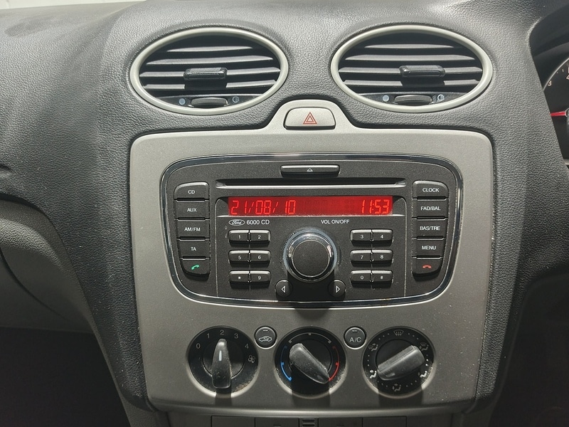 Used Ford Focus 2010 for sale - 76798876: Photo 24