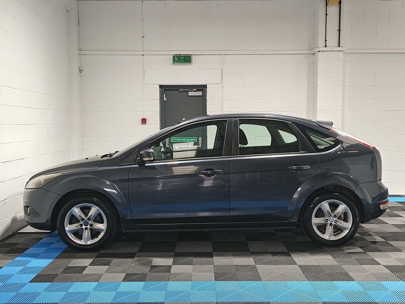 Used Ford Focus 2010 for sale - 76798876: Photo 4