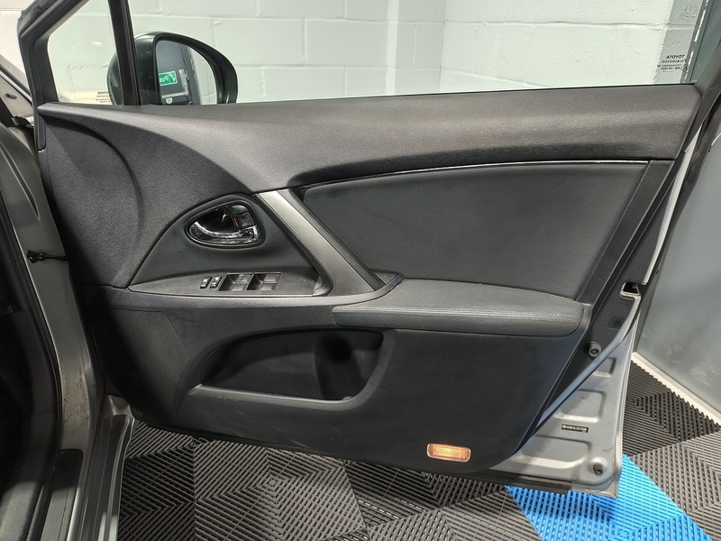 Used Toyota Avensis 2014 for sale - 76253214: Photo 24