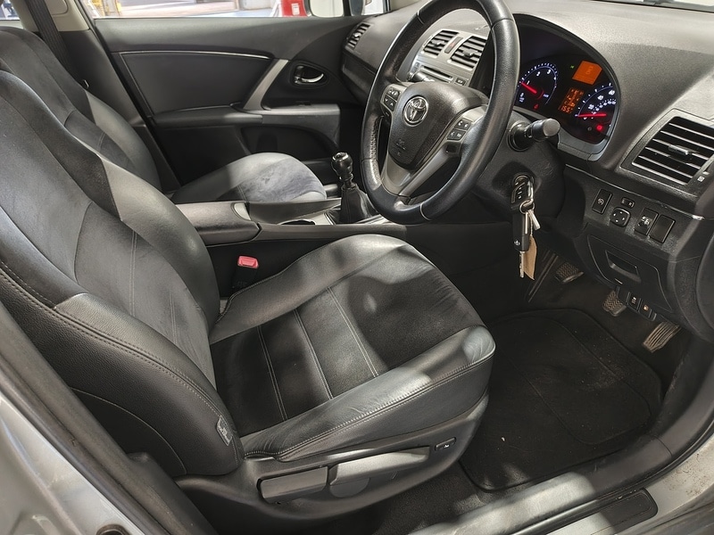 Used Toyota Avensis 2014 for sale - 76253214: Photo 25