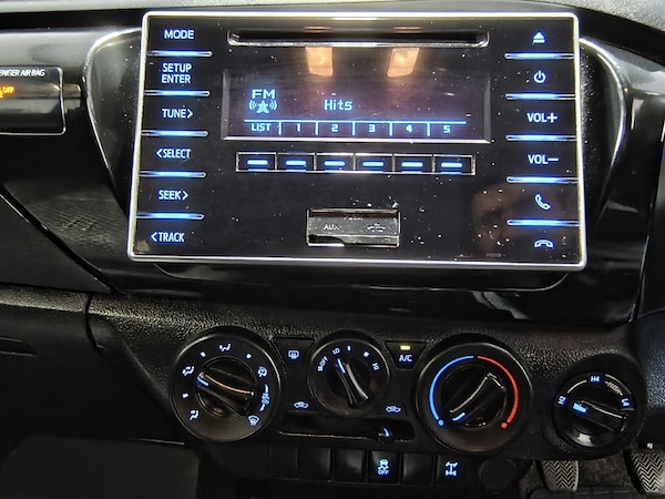 Used Toyota Hilux 2018 for sale - 76320162: Photo 40