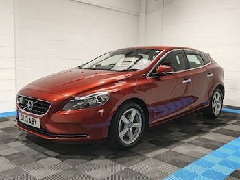 Used Volvo V40 2013 for sale - 79124679: Photo