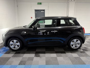 Used MINI Hatch 2019 for sale - 79844888: Photo