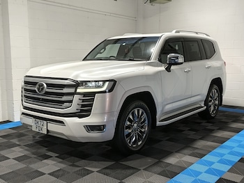 Used Toyota Land Cruiser 2023 for sale - 79433949: Photo