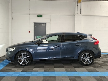 Used Volvo V40 2018 for sale - 79595533: Photo