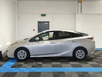 Used Toyota Prius 2016 for sale - 77947105: Photo