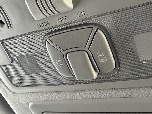 Used Toyota Estima 2023 for sale - 75309362: Photo 11