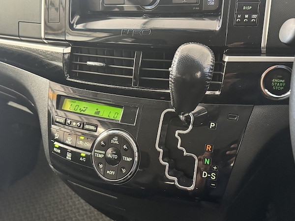 Used Toyota Estima 2023 for sale - 75309362: Photo 15