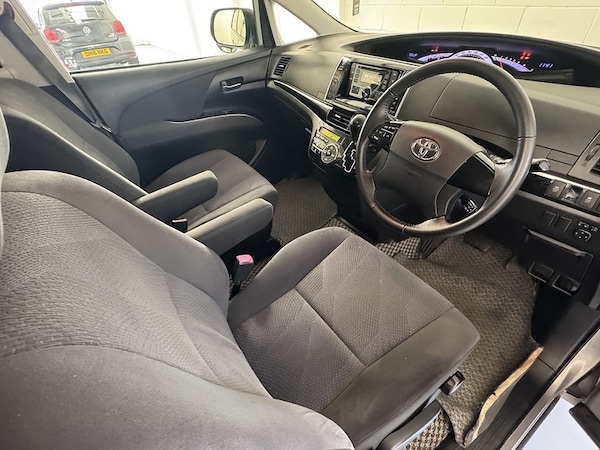 Used Toyota Estima 2023 for sale - 75309362: Photo 18