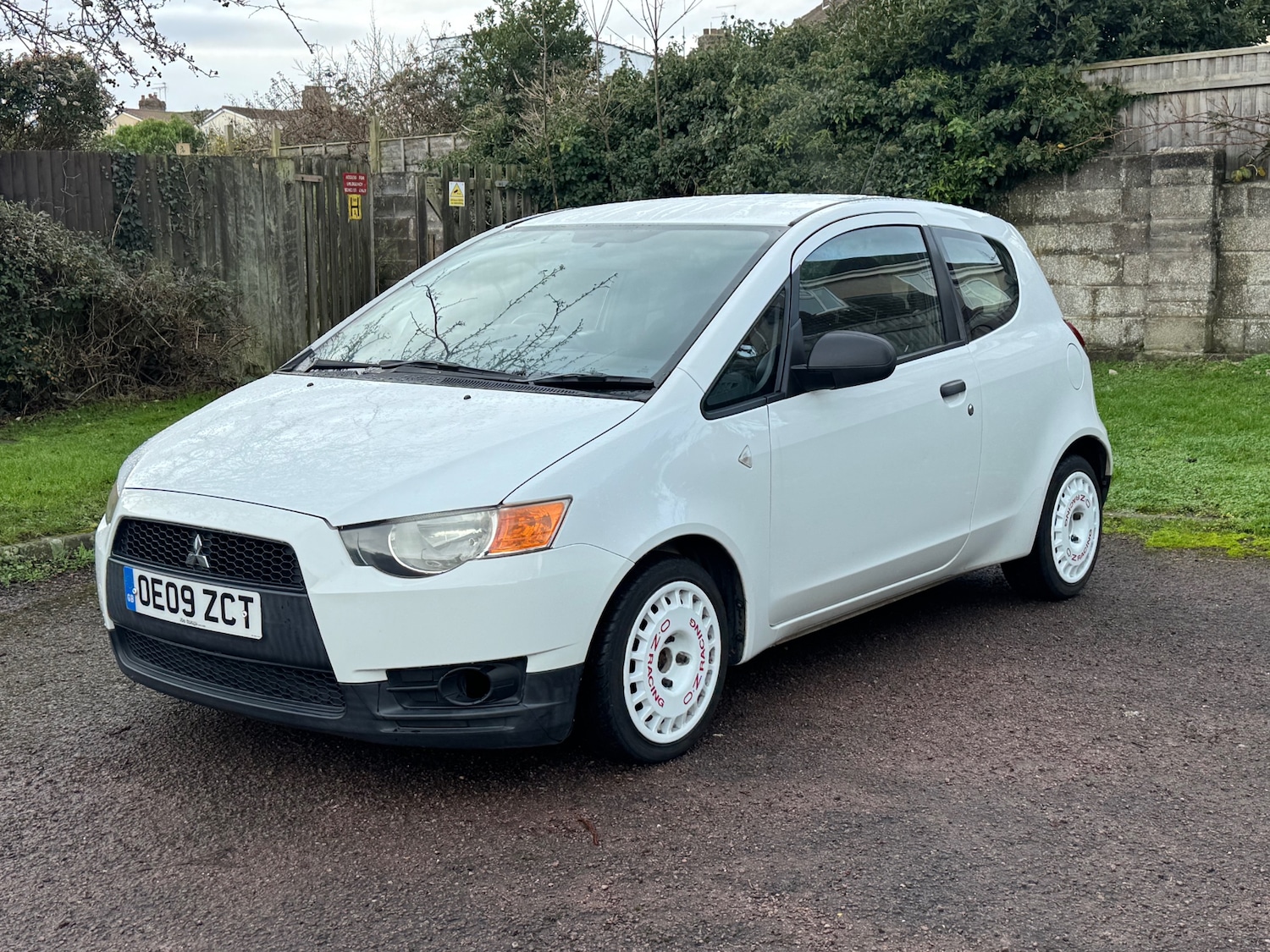 Used Mitsubishi Colt 2009 for sale - 77041023: Photo 2