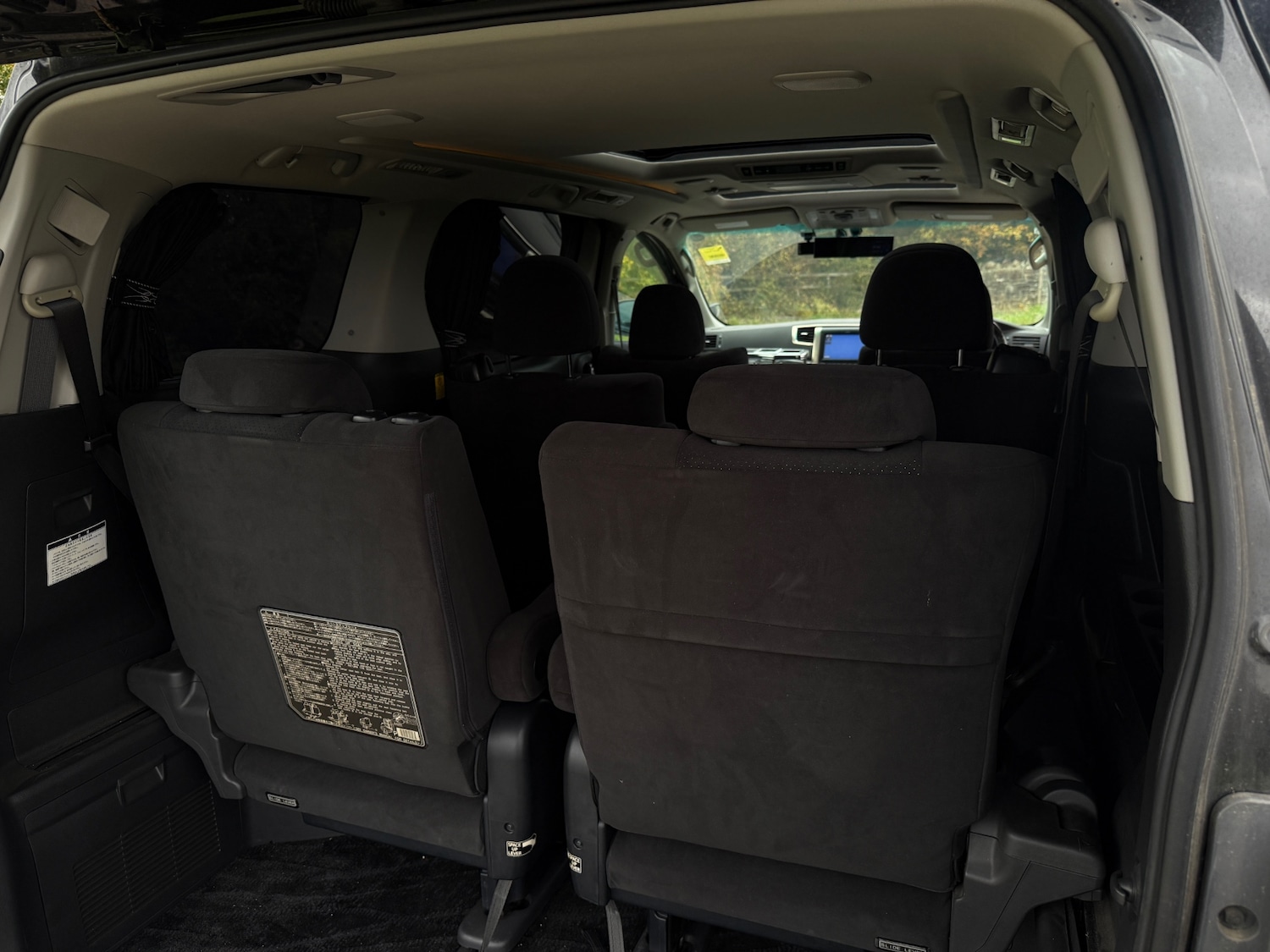 Used Toyota Vellfire 2011 for sale - 76312550: Photo 14