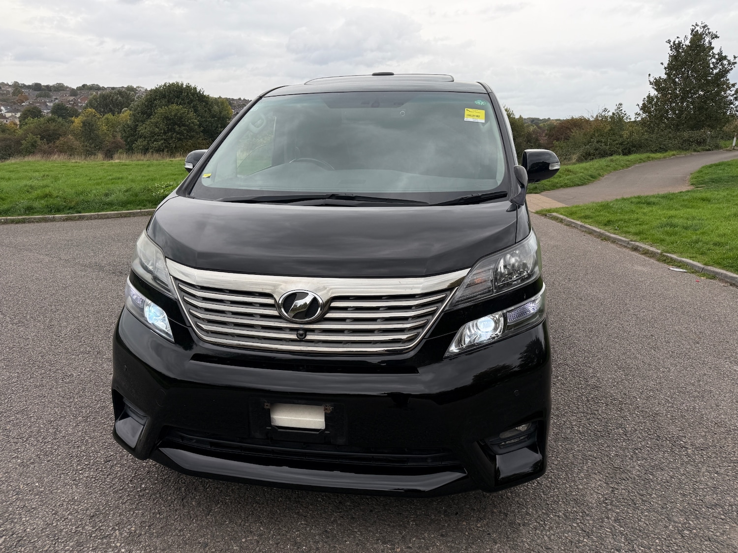 Used Toyota Vellfire 2011 for sale - 76312550: Photo 5