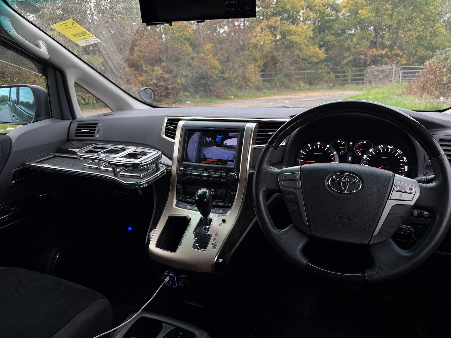 Used Toyota Vellfire 2011 for sale - 76312550: Photo 8