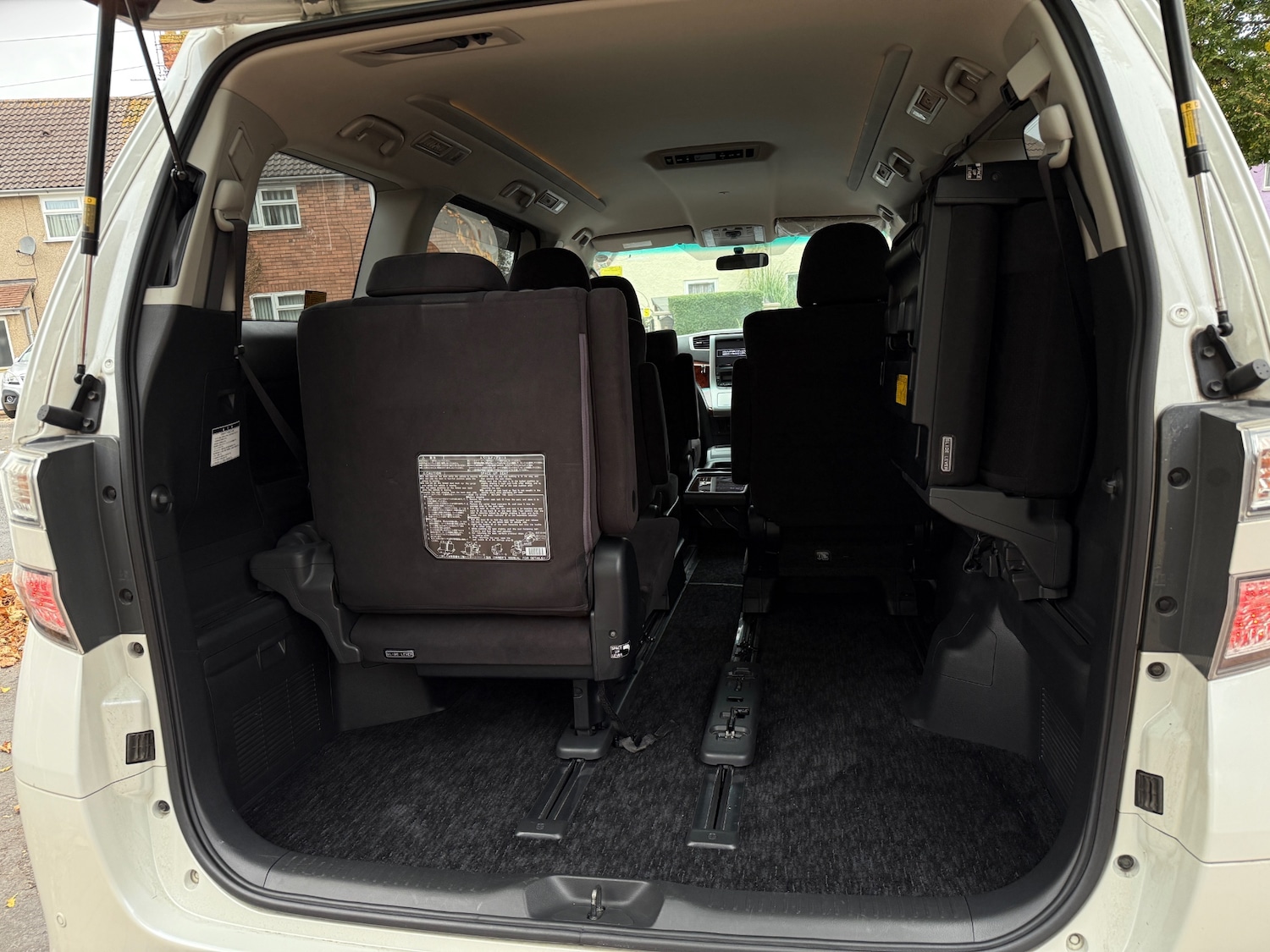 Used Toyota Vellfire 2010 for sale - 76317468: Photo 12