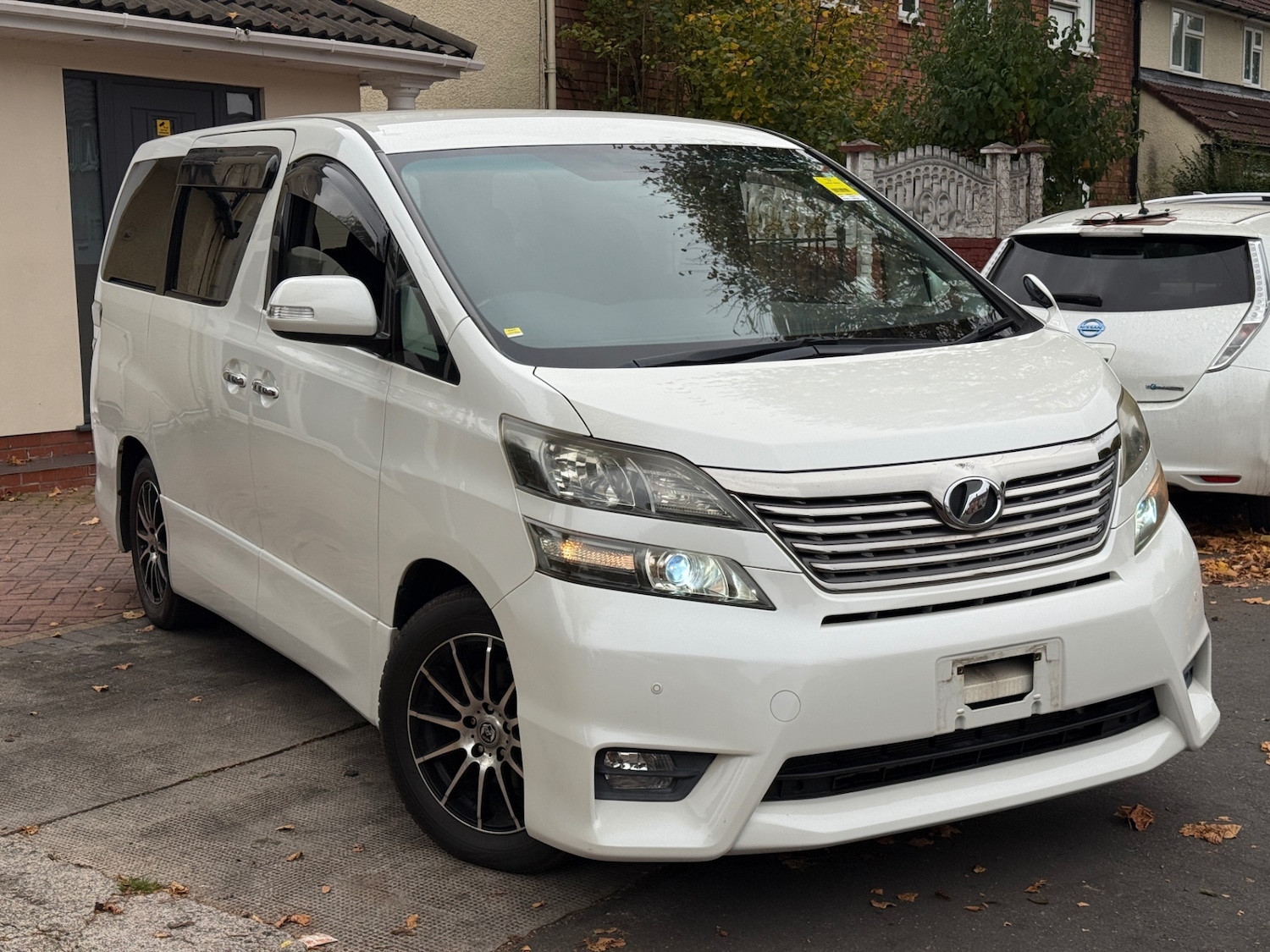 Used Toyota Vellfire 2010 for sale - 76317468: Photo 2