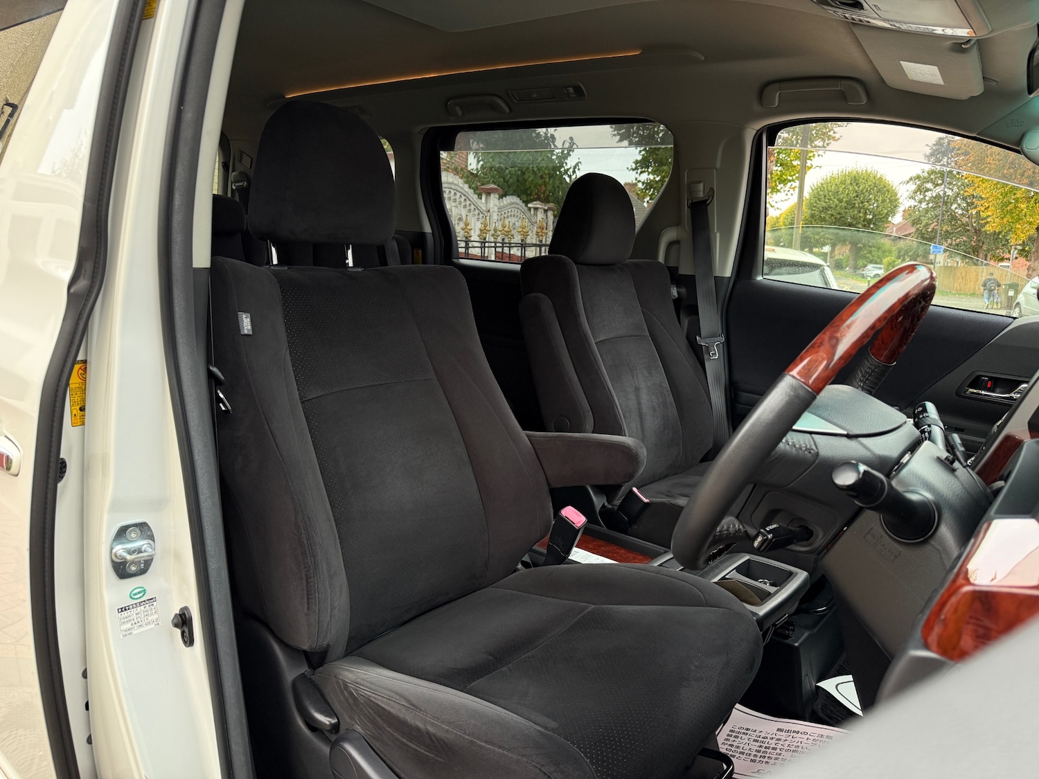 Used Toyota Vellfire 2010 for sale - 76317468: Photo 7