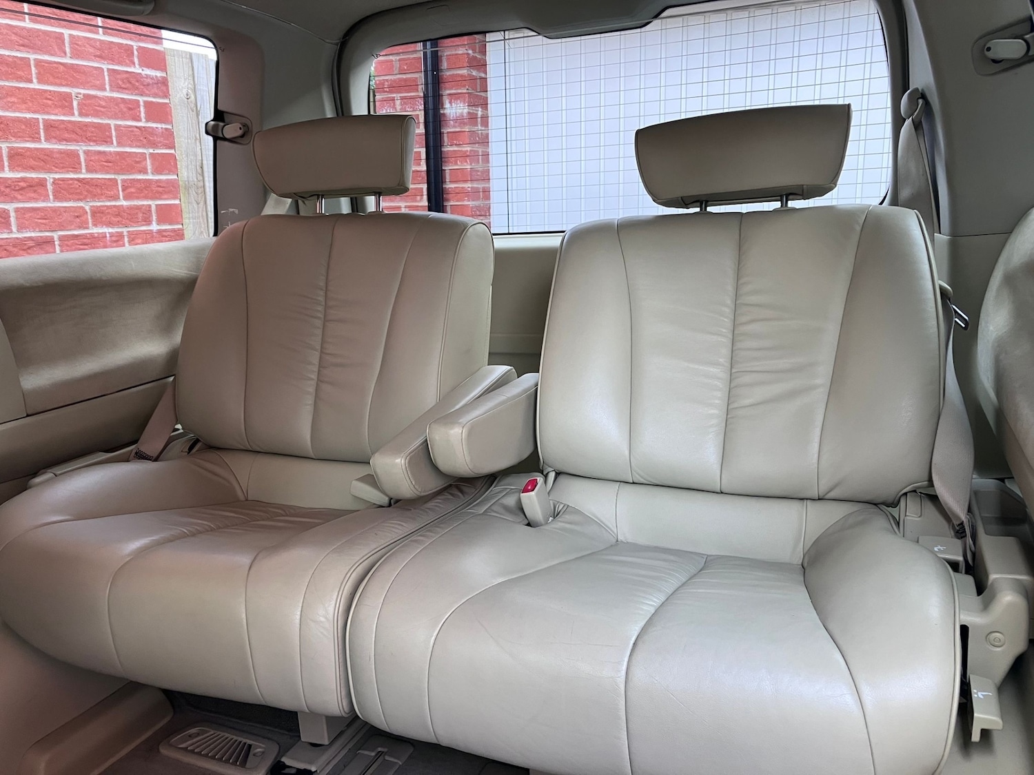 Used Nissan Elgrand 2005 for sale - 77880824: Photo 11