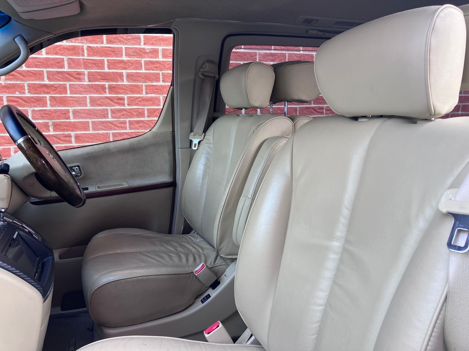 Used Nissan Elgrand 2005 for sale - 77880824: Photo 9