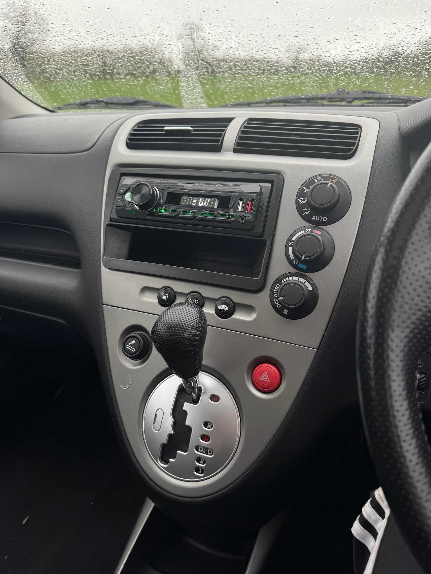 Used Honda Civic 2004 for sale - 77638086: Photo 11