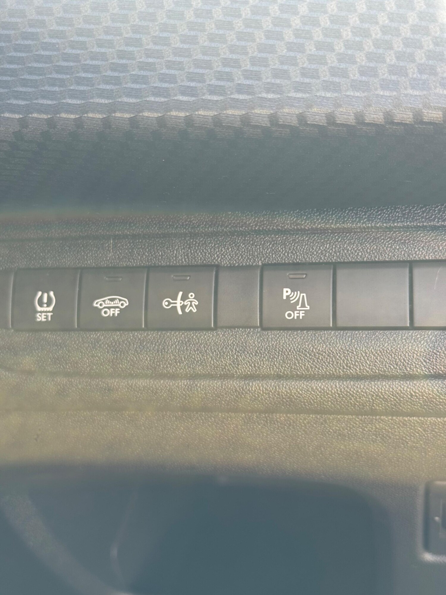 Used Peugeot 2008 2014 for sale - 76099094: Photo 17