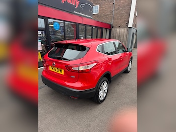 Used Nissan Qashqai 2016 for sale - 76247598: Photo 3