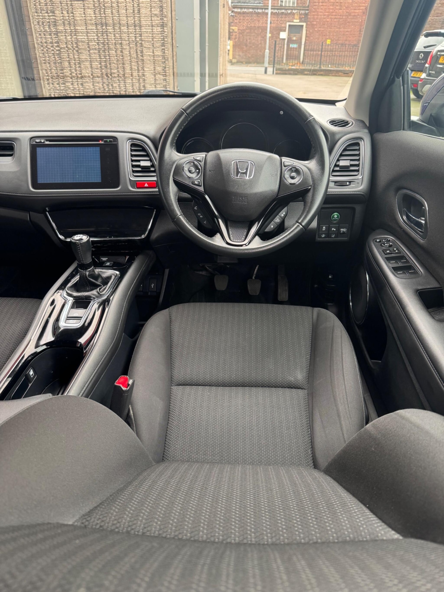 Used Honda HR-V 2017 for sale - 76528021: Photo 14