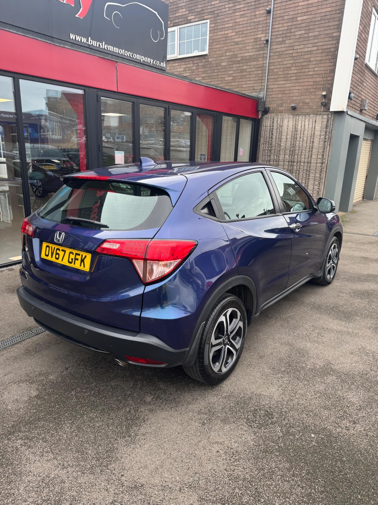 Used Honda HR-V 2017 for sale - 76528021: Photo 3