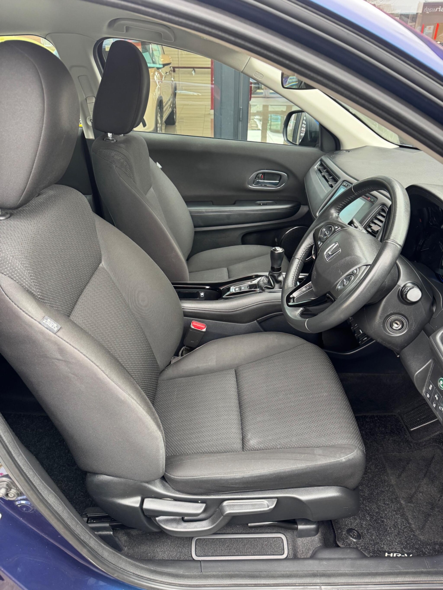 Used Honda HR-V 2017 for sale - 76528021: Photo 8