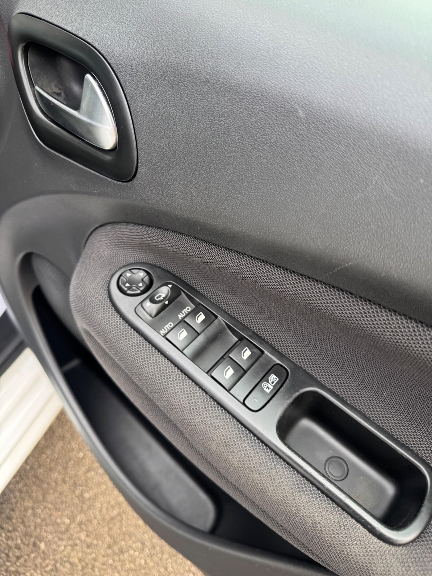 Used Citroen C3 Picasso 2016 for sale - 77709968: Photo 16