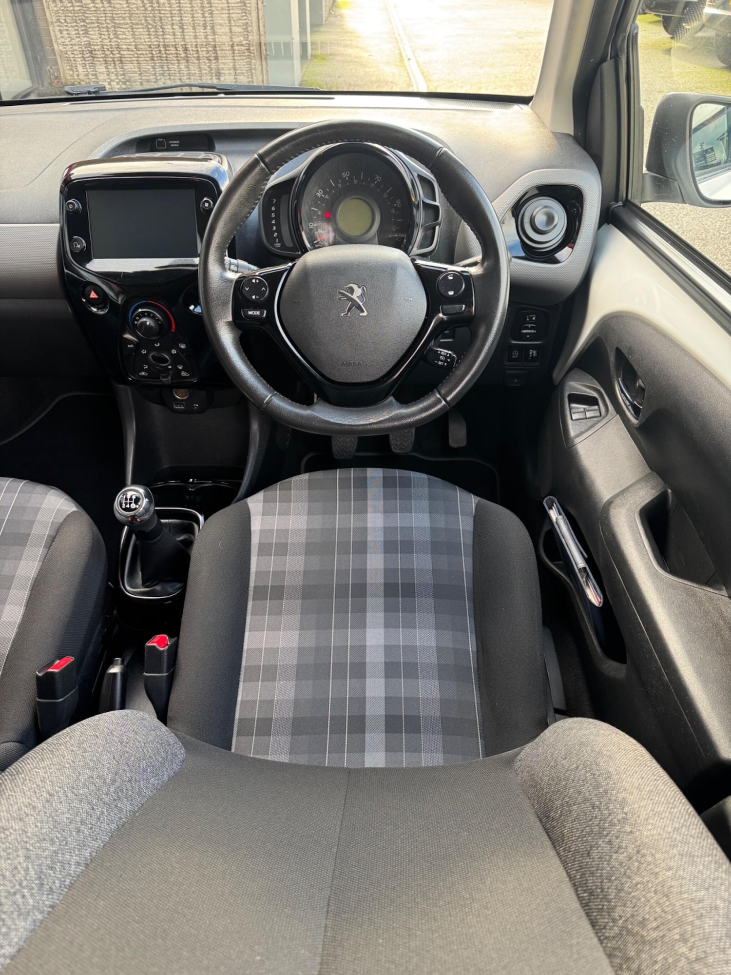 Used Peugeot 108 2020 for sale - 76990646: Photo 14