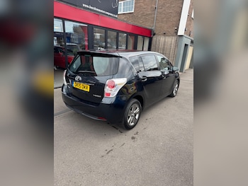 Used Toyota Verso 2015 for sale - 75377045: Photo