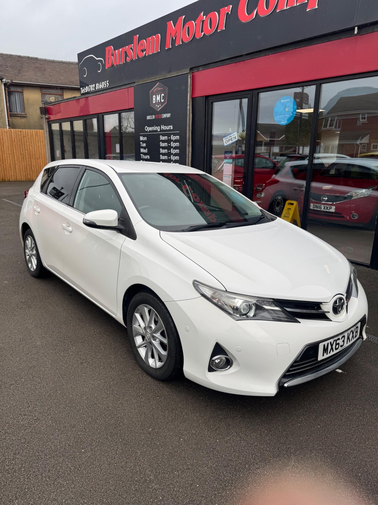 Used Toyota Auris 2013 for sale - 77633124: Photo 2