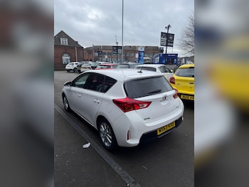 Used Toyota Auris 2013 for sale - 77633124: Photo