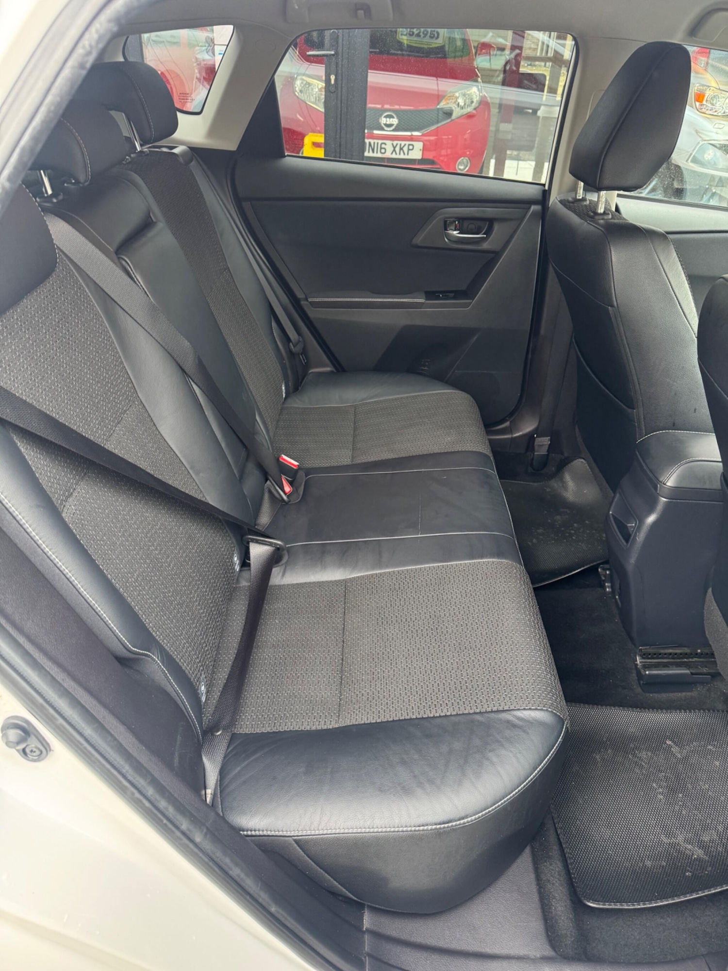 Used Toyota Auris 2013 for sale - 77633124: Photo 9