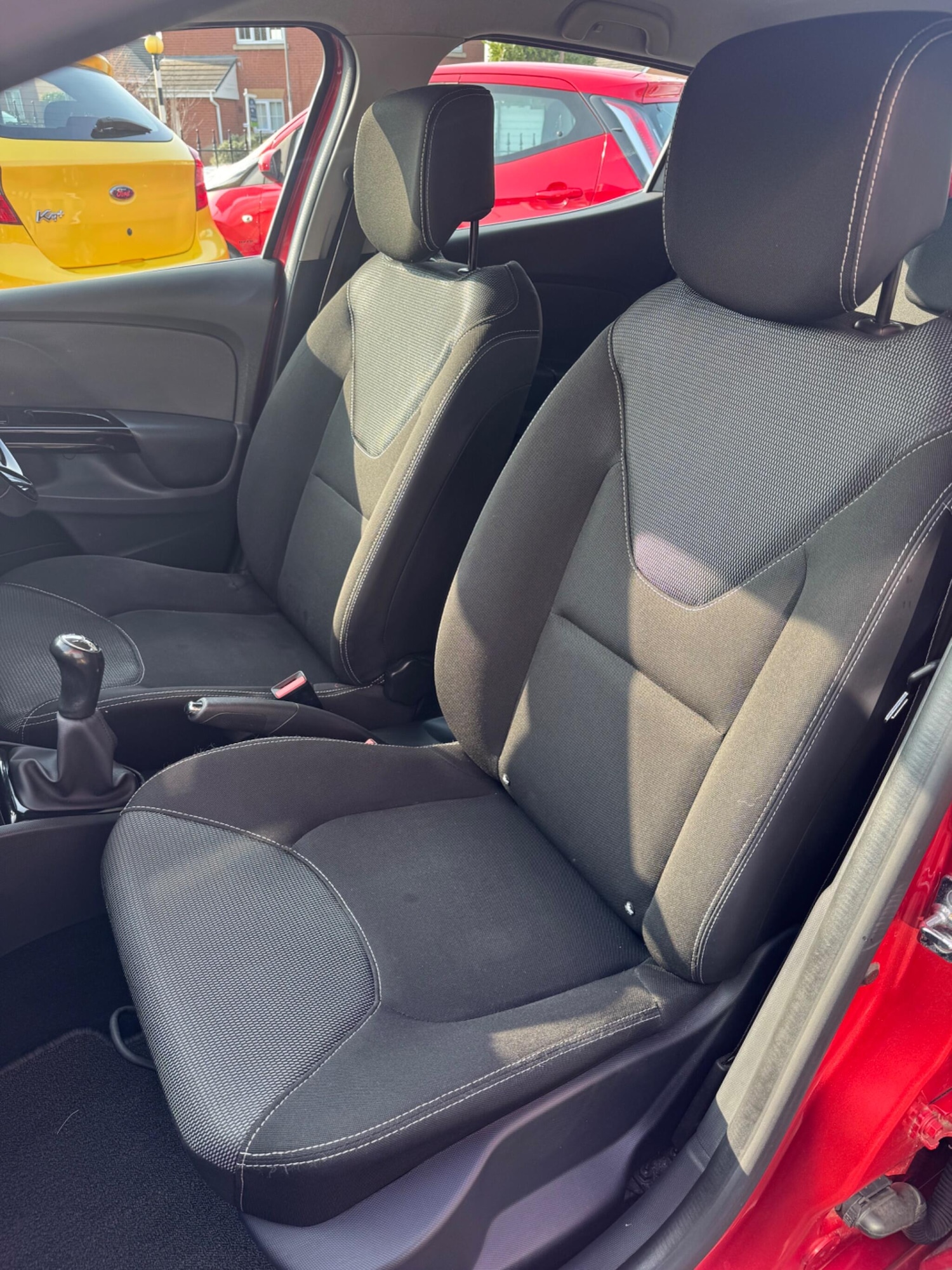 Used Renault Clio for sale - 77977970: Photo 10