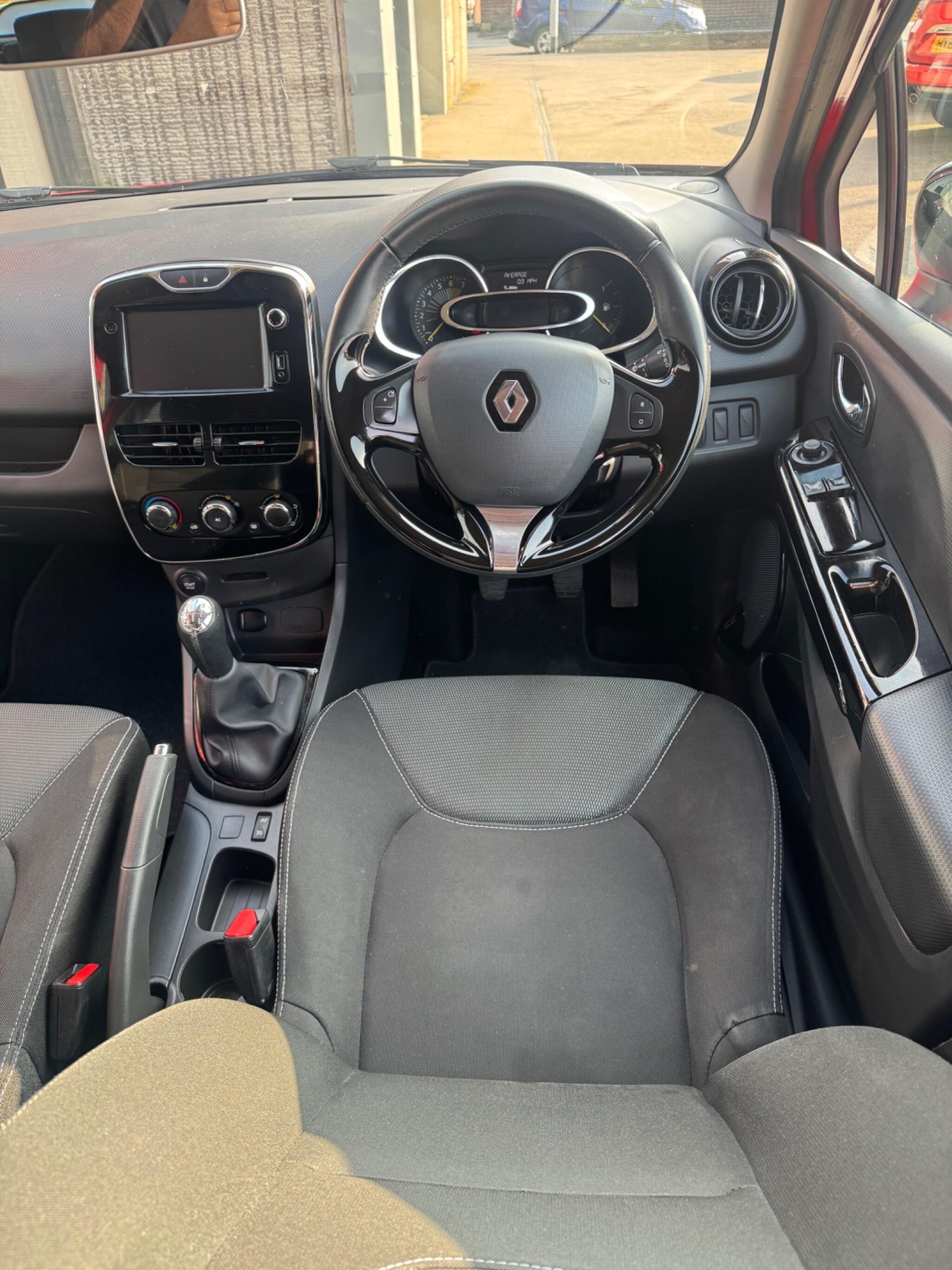 Used Renault Clio for sale - 77977970: Photo 13