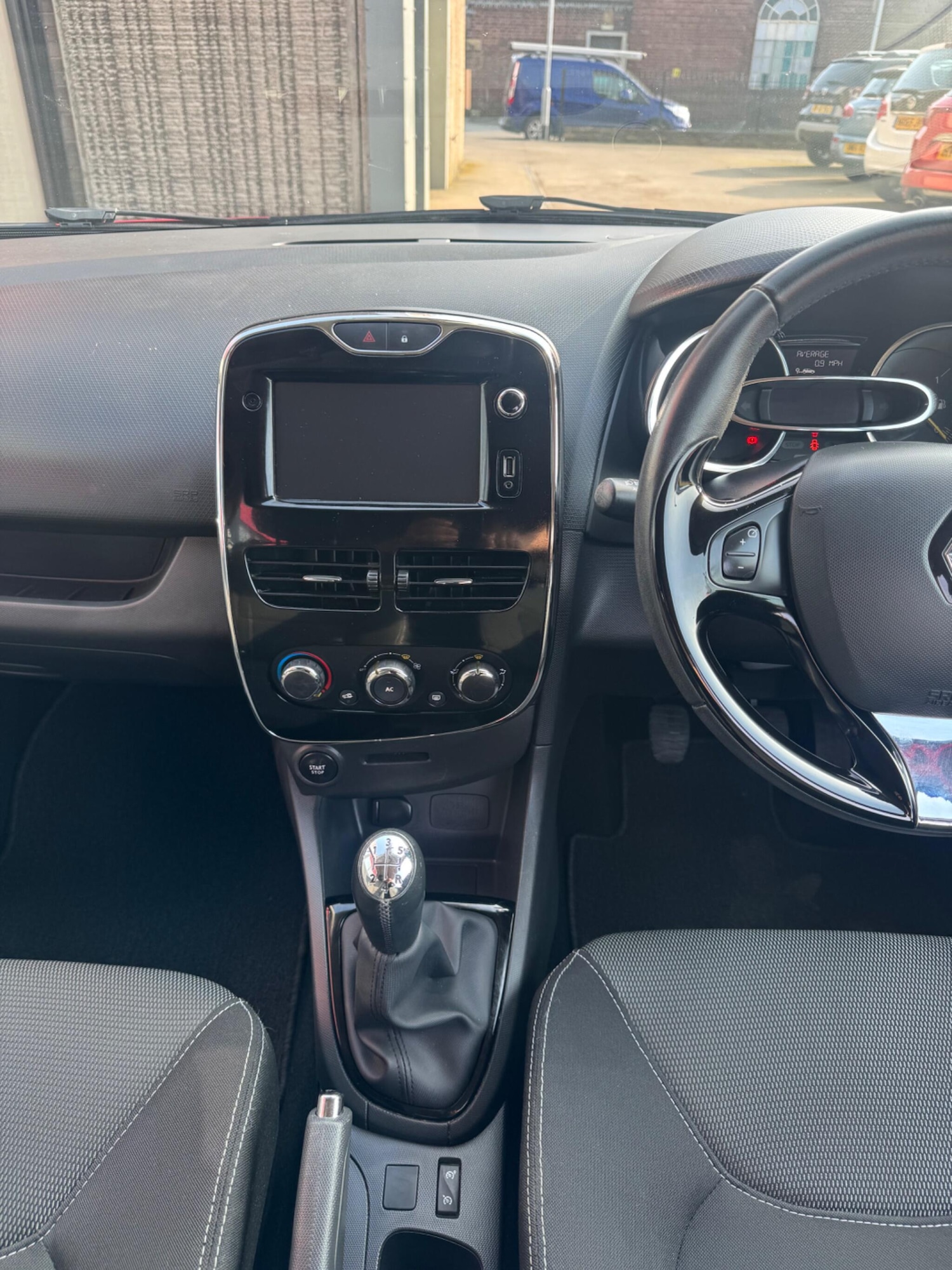 Used Renault Clio for sale - 77977970: Photo 14