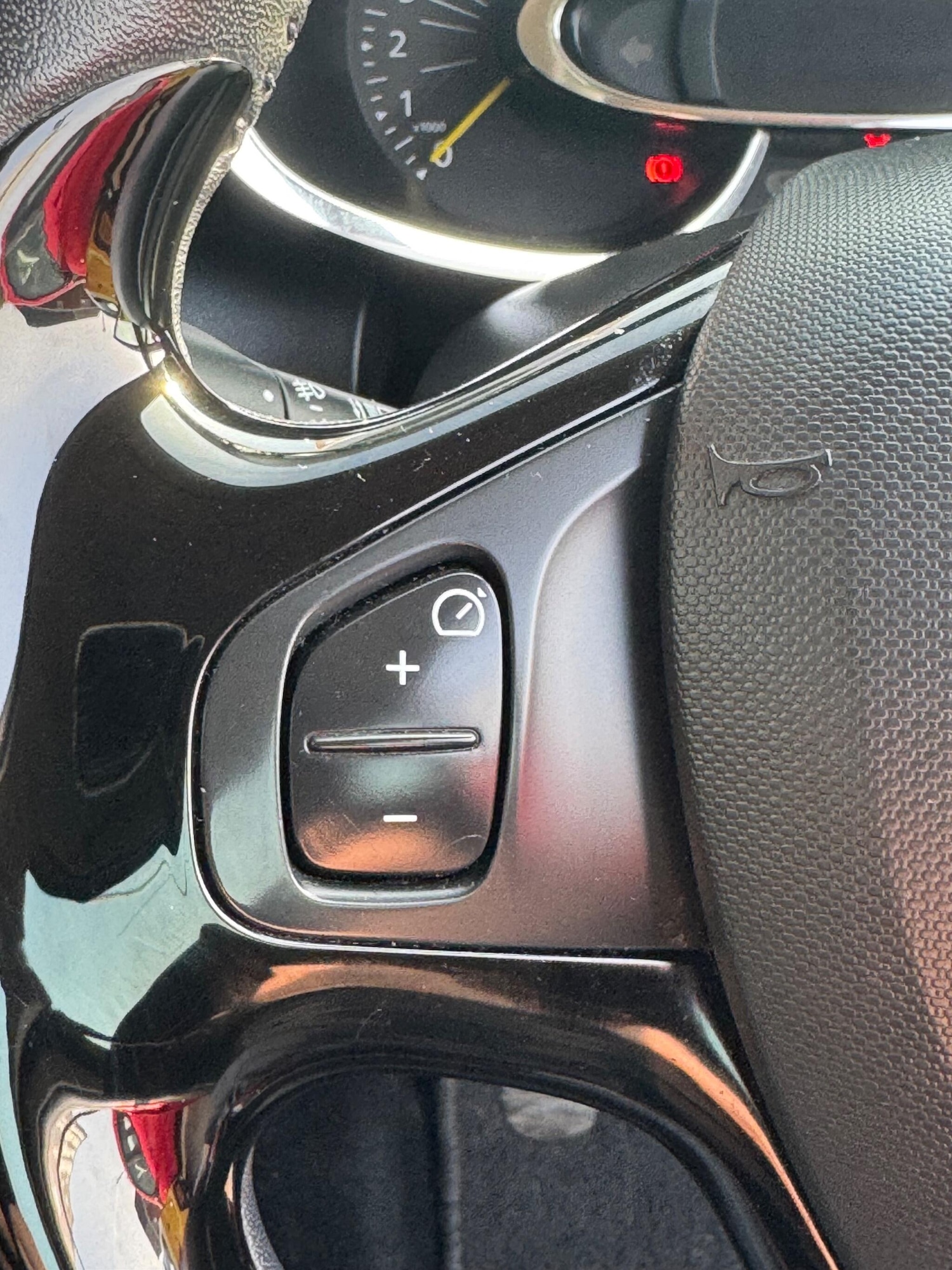 Used Renault Clio for sale - 77977970: Photo 16